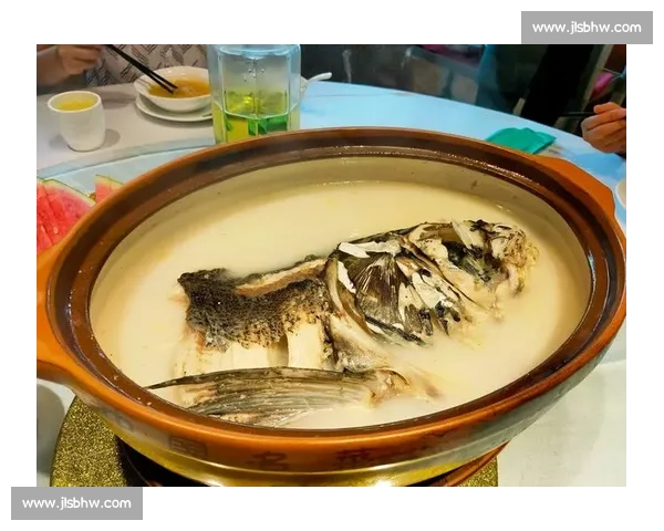 天目湖鱼头创始人免费送 3000 碗砂锅鱼头 为常州苏超队热血助威 天目湖鱼头创始人免费送 3000 碗砂锅鱼头 为常州苏超队热血助威