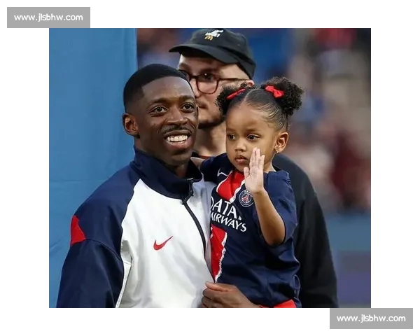 恩怨局秒变温情时刻!登贝莱追星梅西,媒体炒作翻车现场 恩怨局秒变温情时刻!登贝莱追星梅西,媒体炒作翻车现场