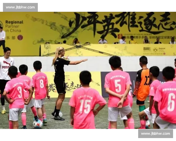 多特蒙德东亚主管携吉祥物艾玛助力常州队，青训合作再谱新篇